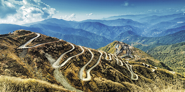 Извилистые дороги Старого шелкового пути между Китаем и Индией. Теперь это часть проекта «Один пояс – один путь»